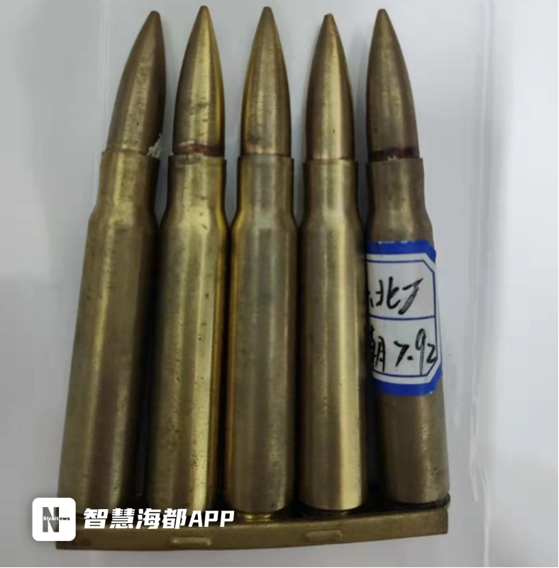 “00后”軍事迷捐贈超百件文物：勿忘歷史，吾輩當(dāng)自強(qiáng)